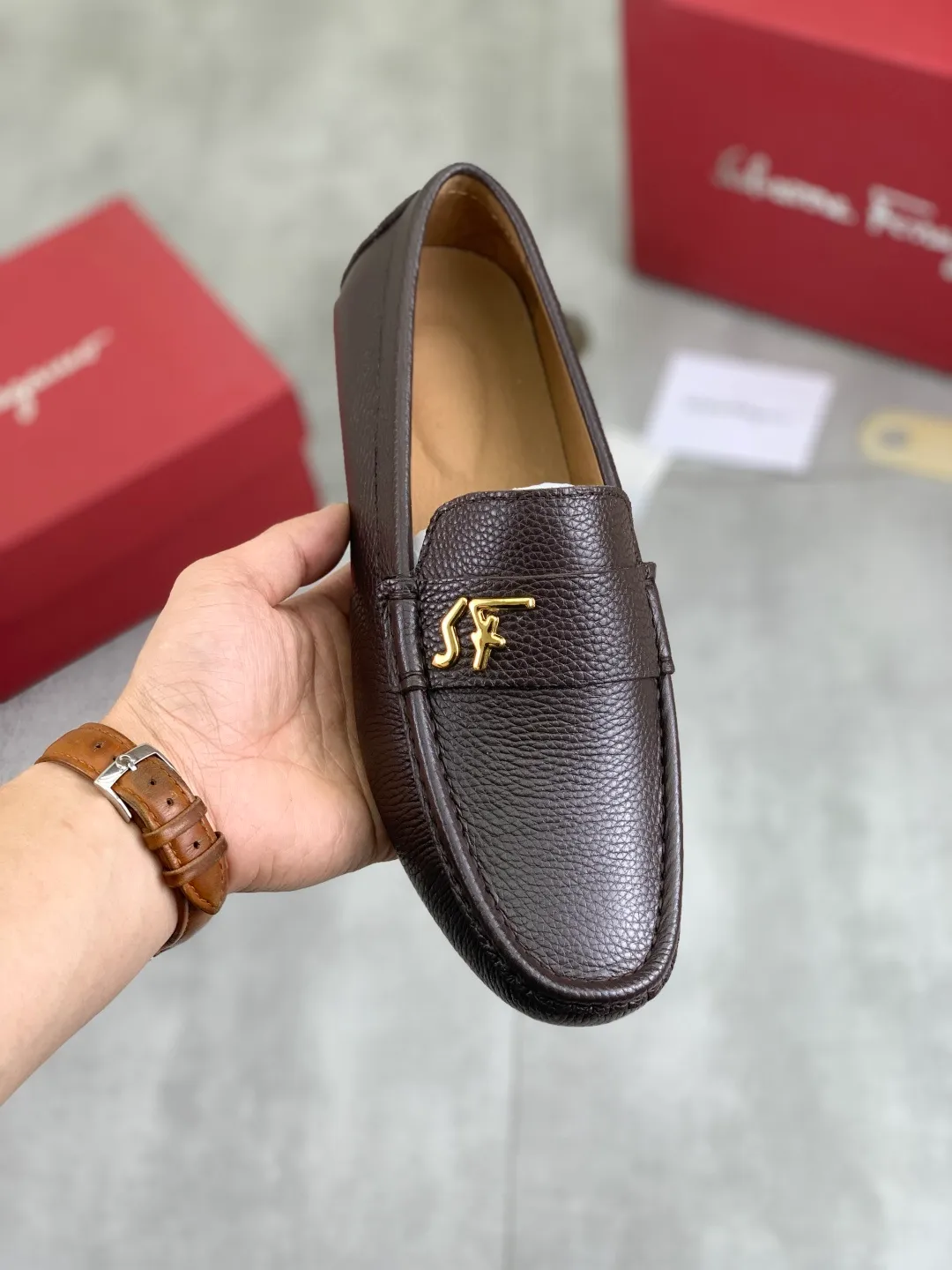Men's Men's Shoes 💰P380💰【New Style】Water-dyed Pigli 🆘【Salvatore Ferragamo】Men's latest casual beanie shoes! Available at counters simultaneously! The fabric is made of specially imported original calfskin, and the interior is made of imported water-dyed pigskin. It is absolutely luxurious and leads the fashion trend. Matching code: 38-45 3️⃣colors available